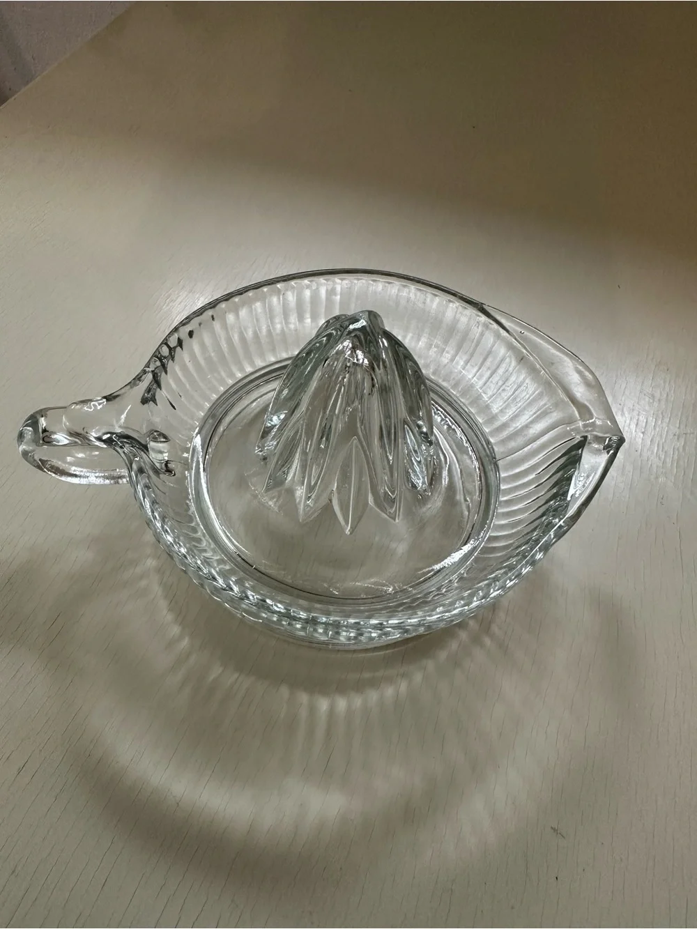 VTG MCM Clear Pressed Glass Depression Glass Citrus Juicer With Handle and Spout